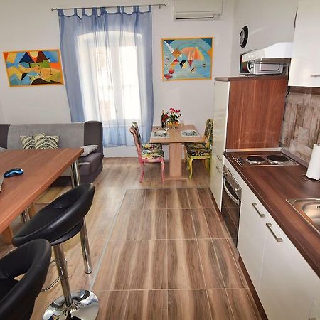 Apartment Nerea Пула Екстериор снимка